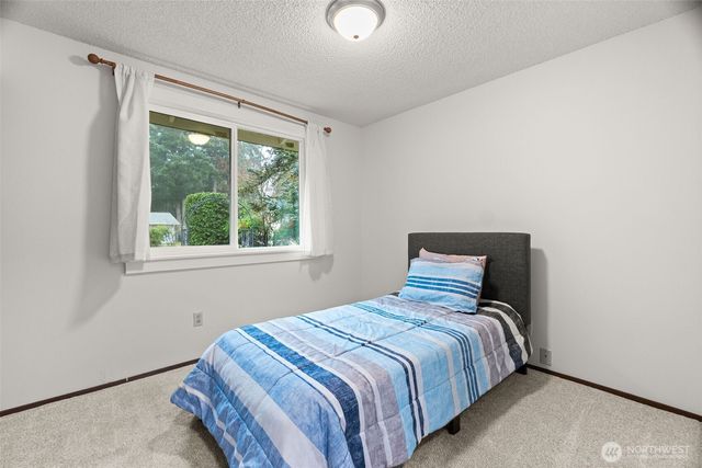 8825 Skokomish Way NE, Olympia, WA 98516