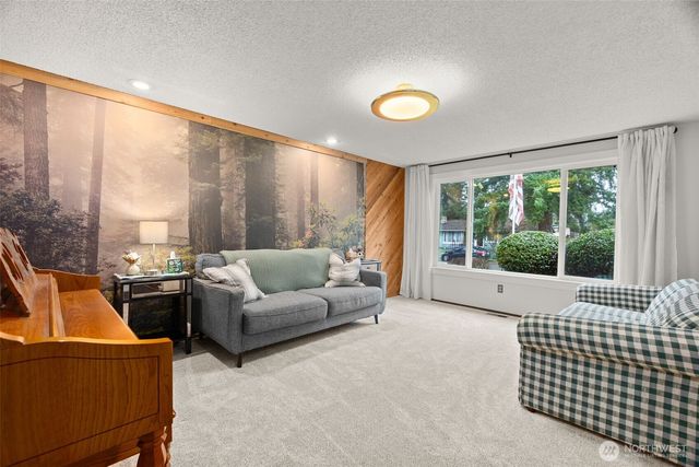 8825 Skokomish Way NE, Olympia, WA 98516