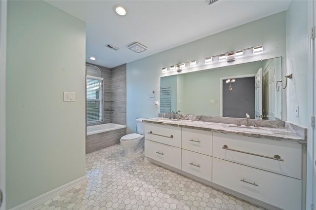 2662 Sailboat Drive, Houston, TX 77058