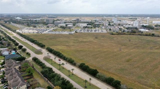 2662 Sailboat Drive, Houston, TX 77058