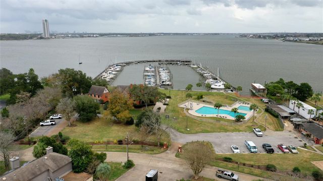 2662 Sailboat Drive, Houston, TX 77058
