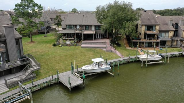 2662 Sailboat Drive, Houston, TX 77058