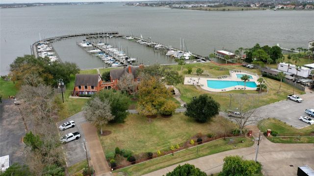 2662 Sailboat Drive, Houston, TX 77058