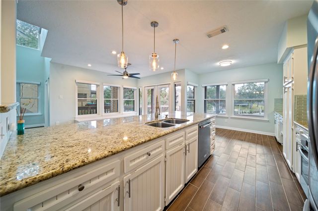 2662 Sailboat Drive, Houston, TX 77058