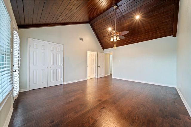 2662 Sailboat Drive, Houston, TX 77058