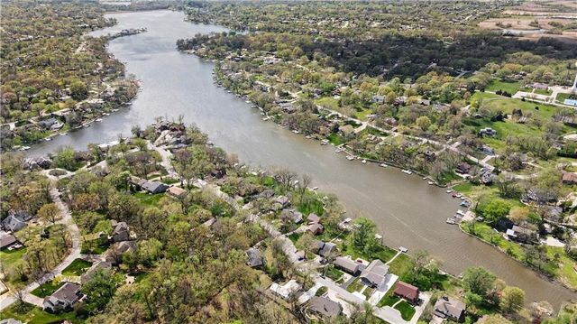 8305 NW Forest Drive, Weatherby Lake, MO 64152