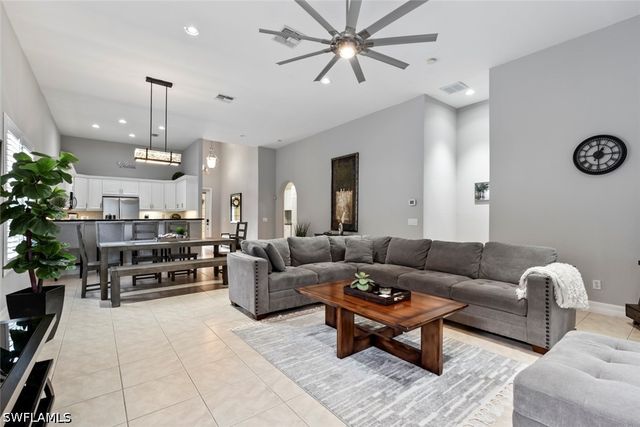 6051 Shallows WAY, Naples, FL 34109