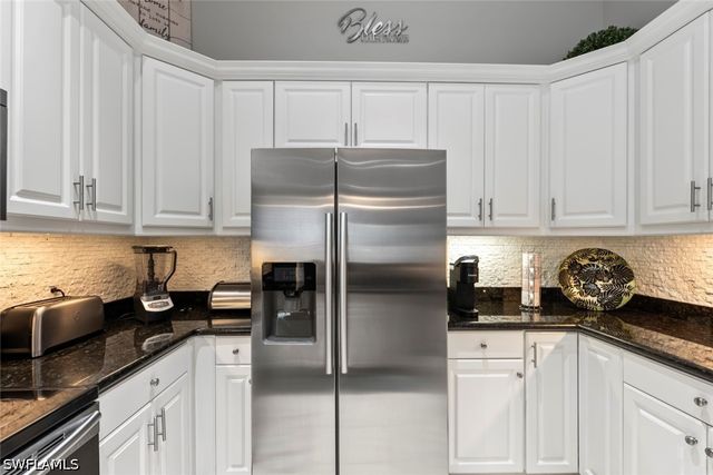 6051 Shallows WAY, Naples, FL 34109