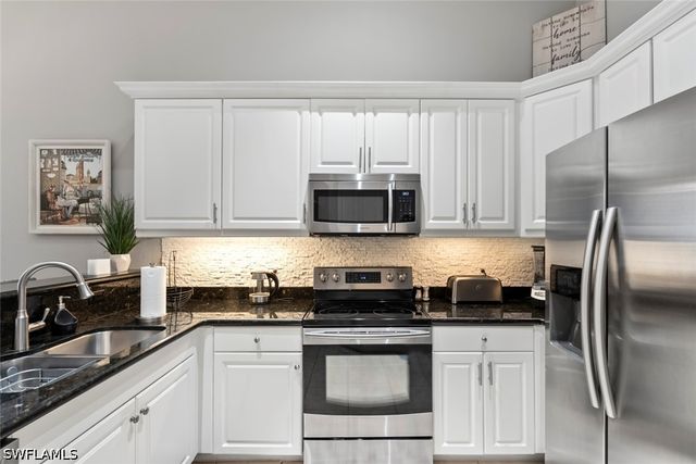 6051 Shallows WAY, Naples, FL 34109