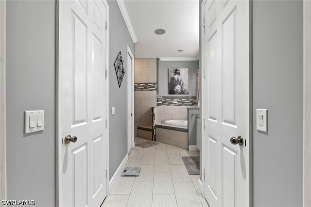 6051 Shallows WAY, Naples, FL 34109