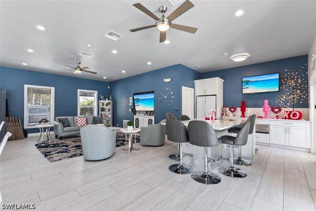 6051 Shallows WAY, Naples, FL 34109