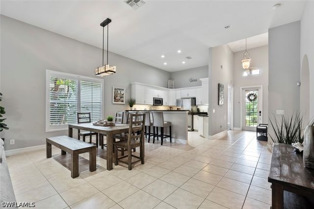 6051 Shallows WAY, Naples, FL 34109