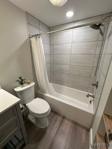 8313 West Point Drive, Clarence, NY 14051