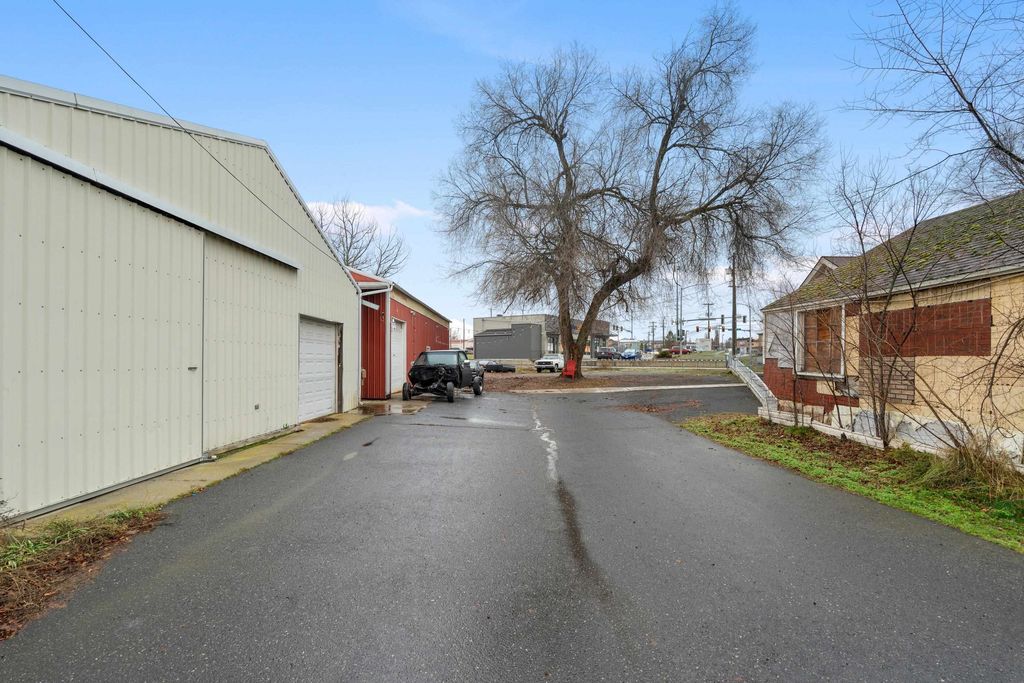 107 E Holland Ave, Spokane, WA 99218 photo 42