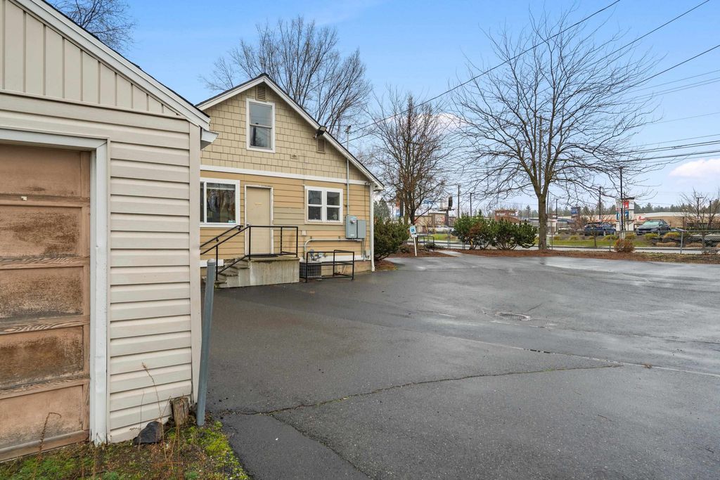 107 E Holland Ave, Spokane, WA 99218 photo 6