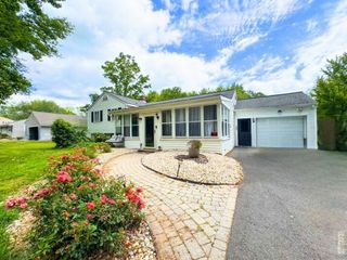 860 Suffield Street, Suffield, CT 06078