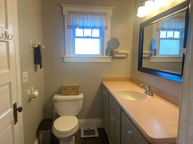 1180 W Grand Avenue, Muskegon City, MI 49441