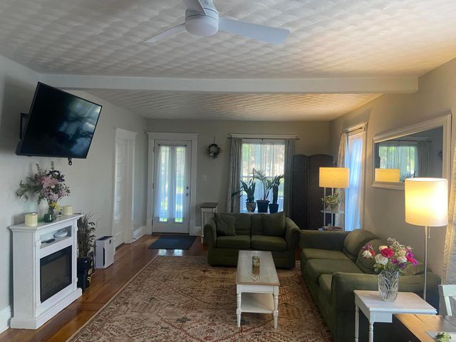 1180 W Grand Avenue, Muskegon City, MI 49441