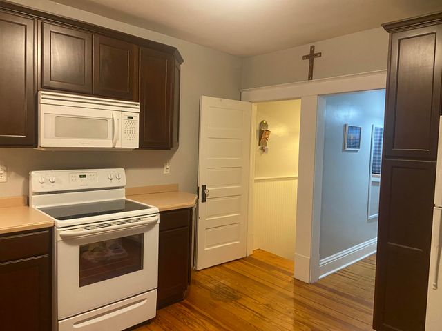 1180 W Grand Avenue, Muskegon City, MI 49441