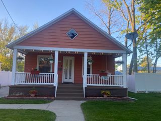 1180 W Grand Avenue, Muskegon City, MI 49441