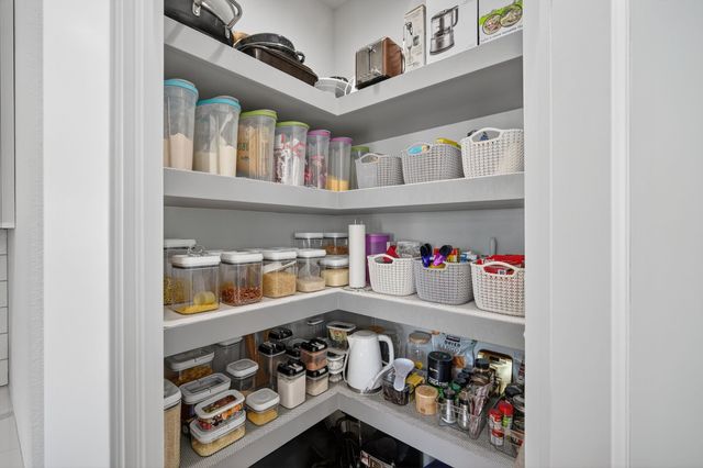 5015 149th Court, Urbandale, IA 50323