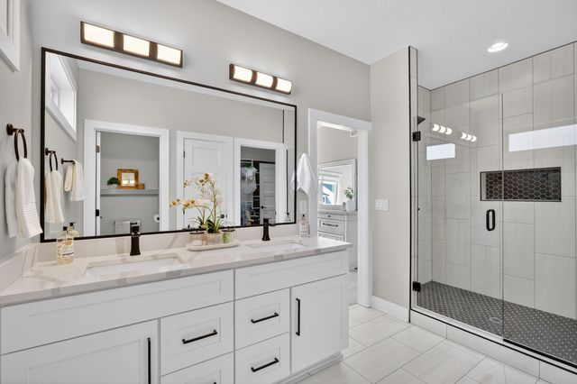 5015 149th Court, Urbandale, IA 50323