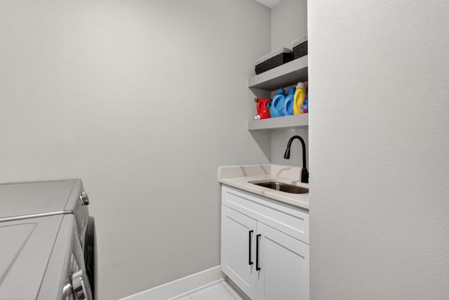 5015 149th Court, Urbandale, IA 50323