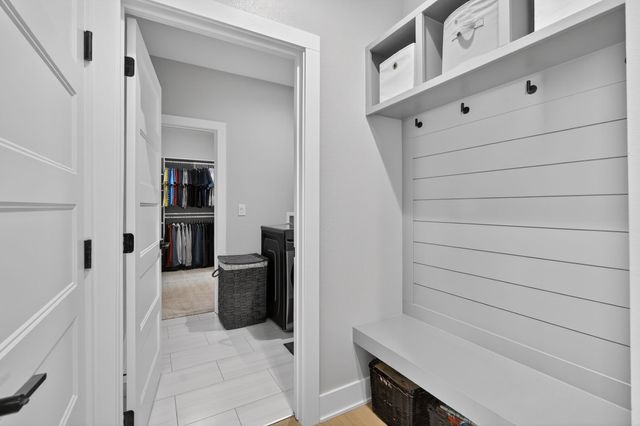 5015 149th Court, Urbandale, IA 50323