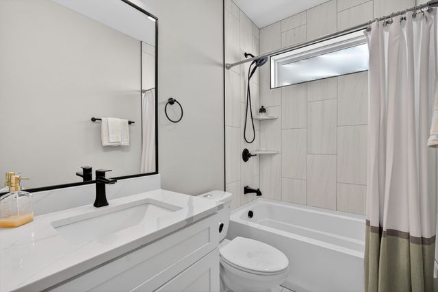 5015 149th Court, Urbandale, IA 50323