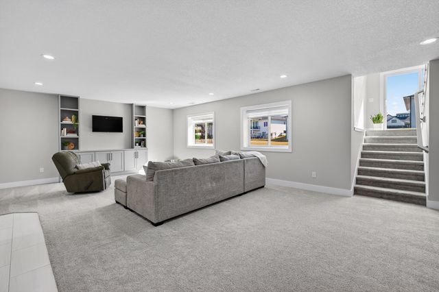 5015 149th Court, Urbandale, IA 50323