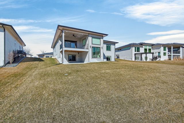 5015 149th Court, Urbandale, IA 50323