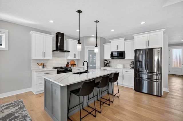 5015 149th Court, Urbandale, IA 50323