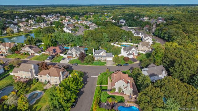 25 Laurel Lane, Holtsville, NY 11742