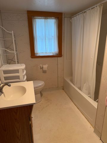 2403 Deets Road, Sterling, IL 61081