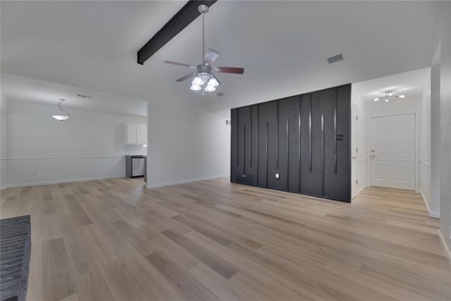 2944 Whispering Creek Lane, Burleson, TX 76028