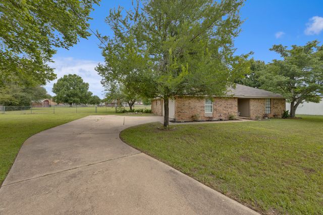 2944 Whispering Creek Lane, Burleson, TX 76028