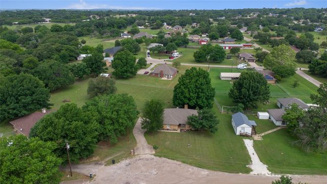 2944 Whispering Creek Lane, Burleson, TX 76028