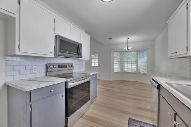 2944 Whispering Creek Lane, Burleson, TX 76028