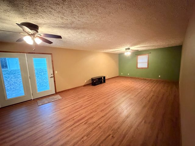 858 Benton Street, Eldorado, IL 62930