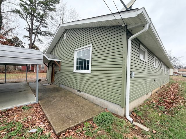 858 Benton Street, Eldorado, IL 62930