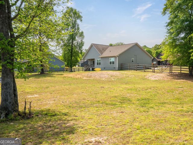 520 North Point Circle, Hartwell, GA 30643