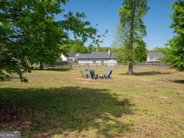 520 North Point Circle, Hartwell, GA 30643