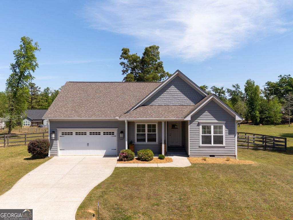 520 North Point Circle, Hartwell, GA 30643