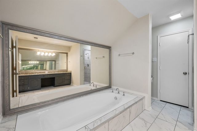 4351 Bullfinch Court, Fort Worth, TX 76133