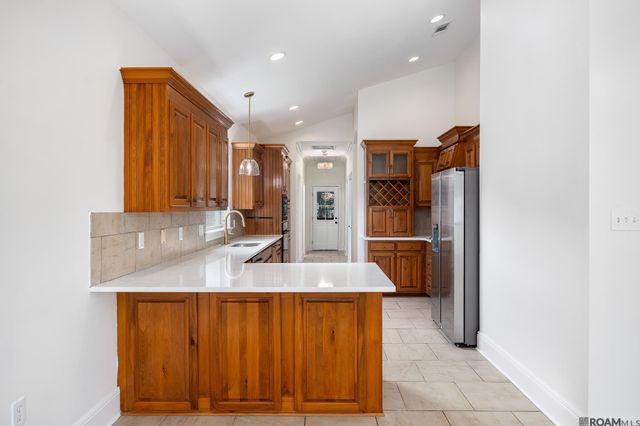 10417 Oakline Dr, Saint George, LA 70809