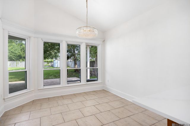 10417 Oakline Dr, Saint George, LA 70809
