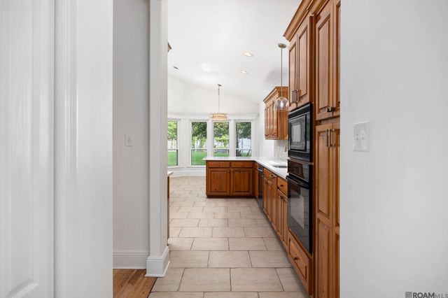 10417 Oakline Dr, Saint George, LA 70809