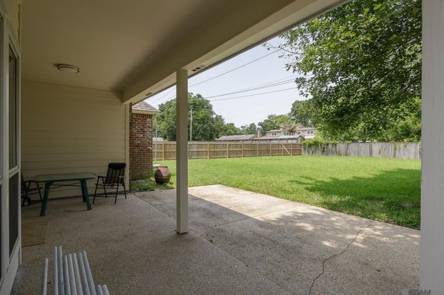 10417 Oakline Dr, Saint George, LA 70809