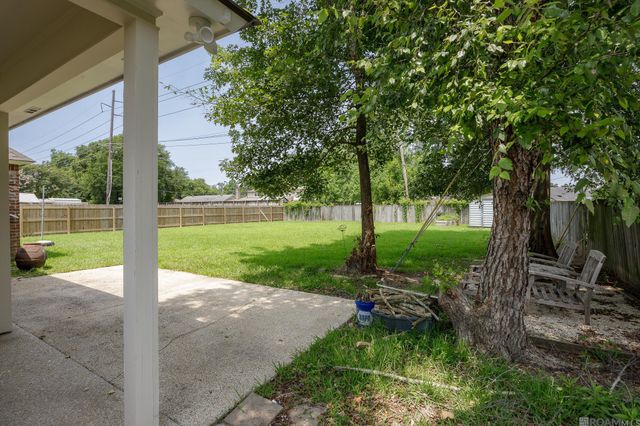10417 Oakline Dr, Saint George, LA 70809