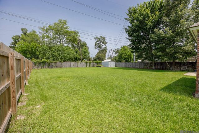 10417 Oakline Dr, Saint George, LA 70809
